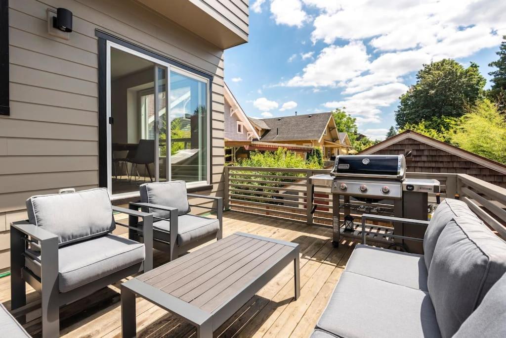 Comfy Family Home, Walkable Neighborhood + Patio! بورتلاند المظهر الخارجي الصورة