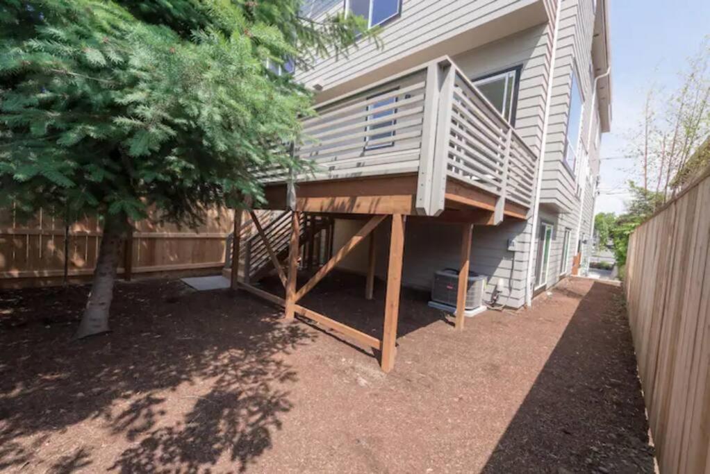 Comfy Family Home, Walkable Neighborhood + Patio! بورتلاند المظهر الخارجي الصورة