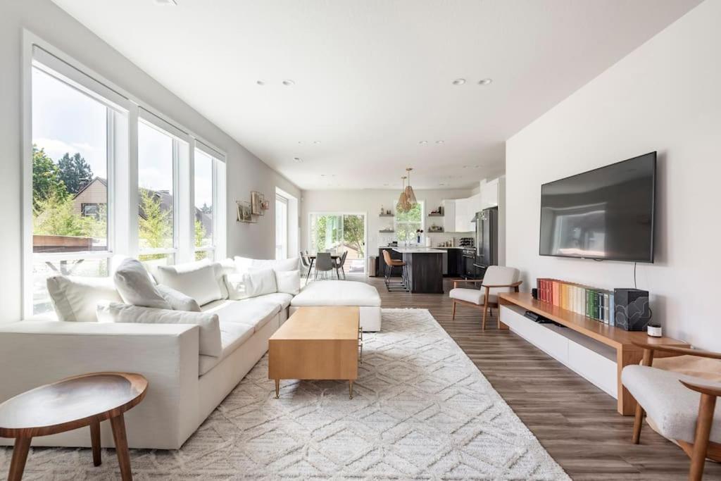 Comfy Family Home, Walkable Neighborhood + Patio! بورتلاند المظهر الخارجي الصورة