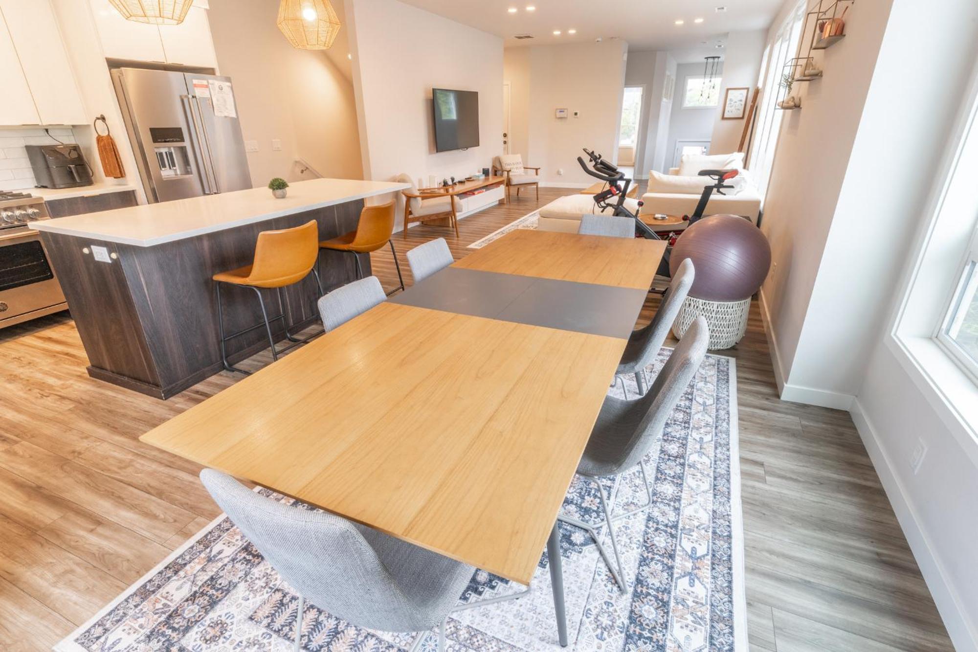 Comfy Family Home, Walkable Neighborhood + Patio! بورتلاند المظهر الخارجي الصورة