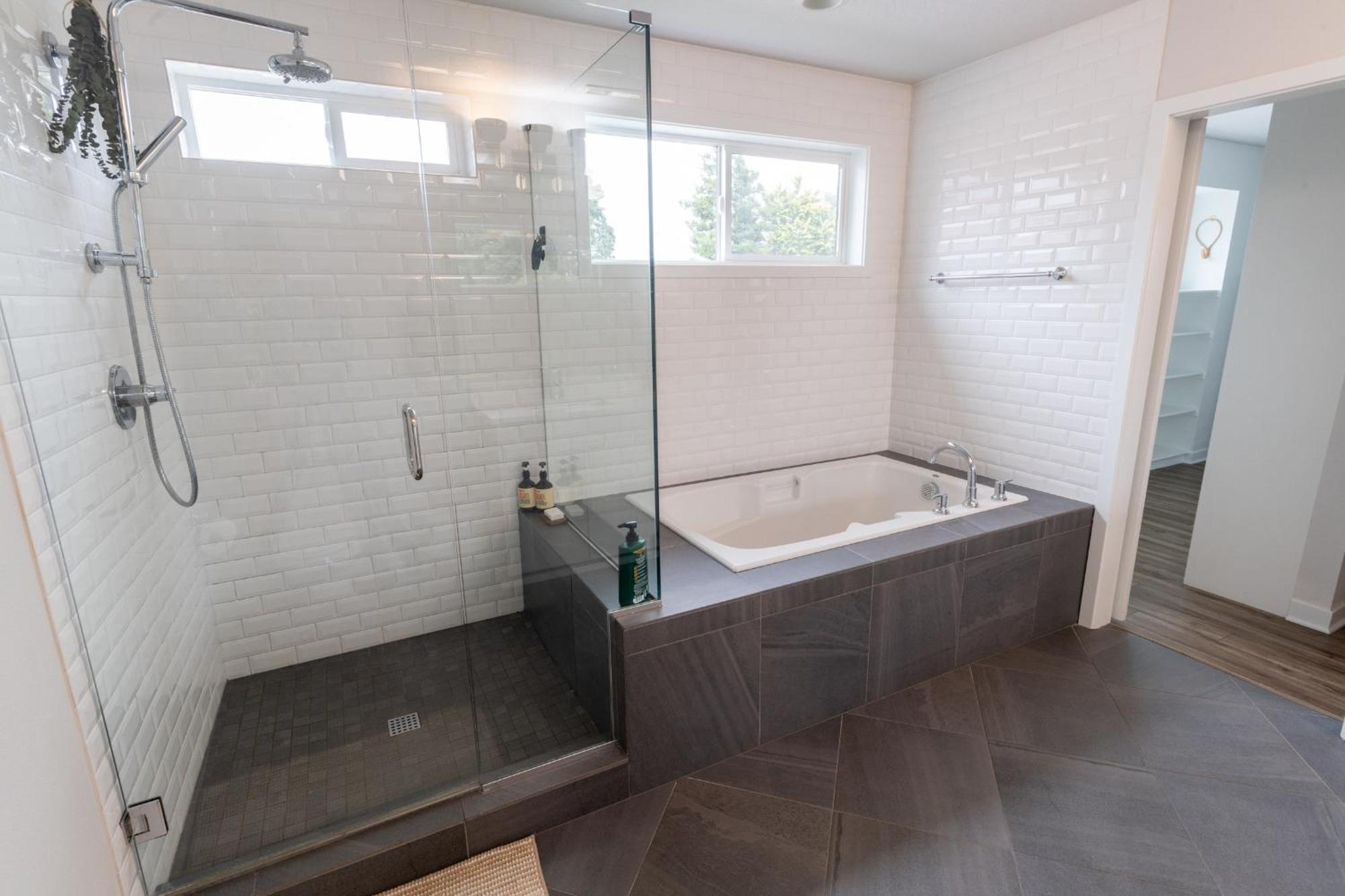 Comfy Family Home, Walkable Neighborhood + Patio! بورتلاند المظهر الخارجي الصورة