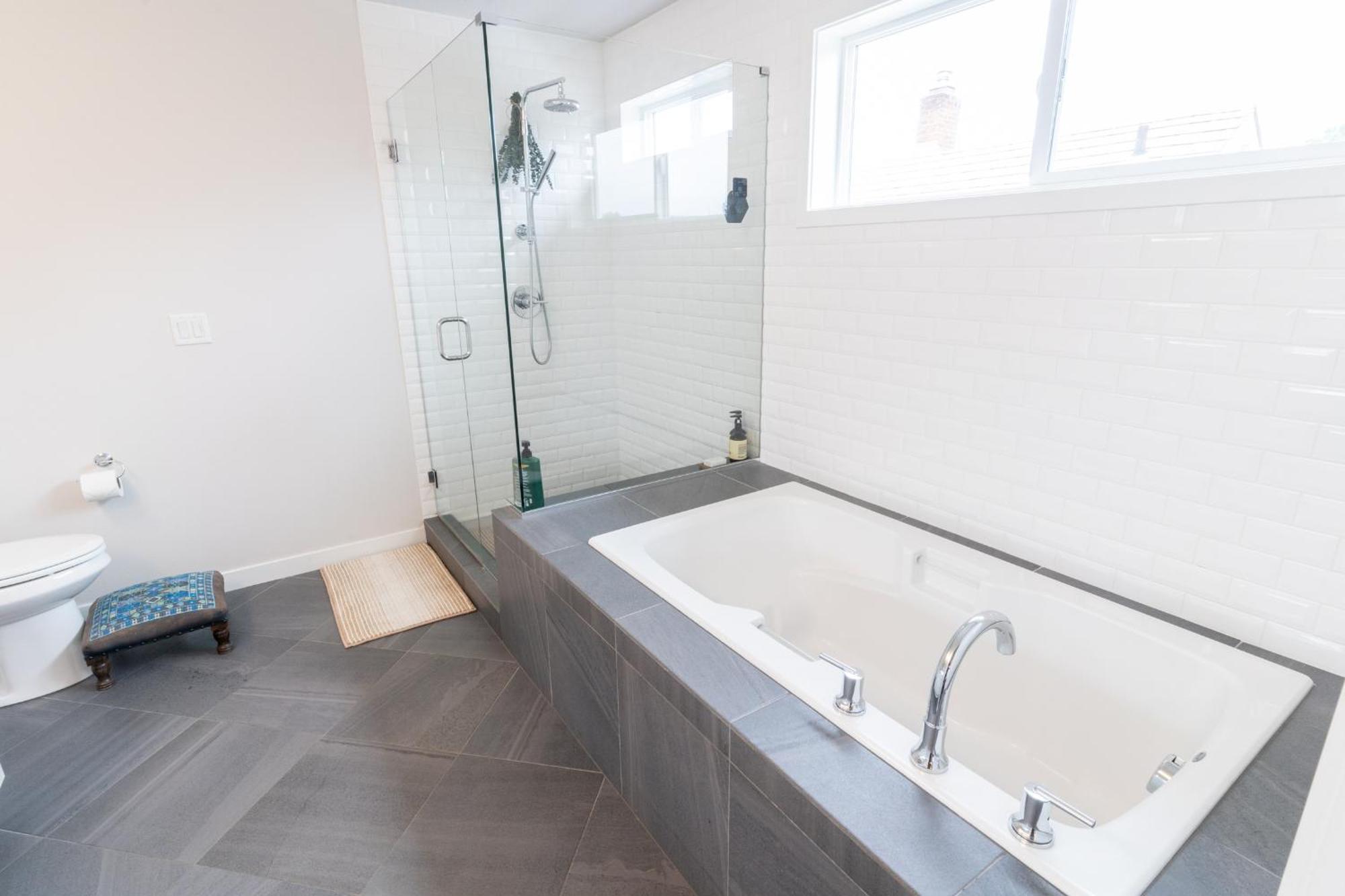 Comfy Family Home, Walkable Neighborhood + Patio! بورتلاند المظهر الخارجي الصورة