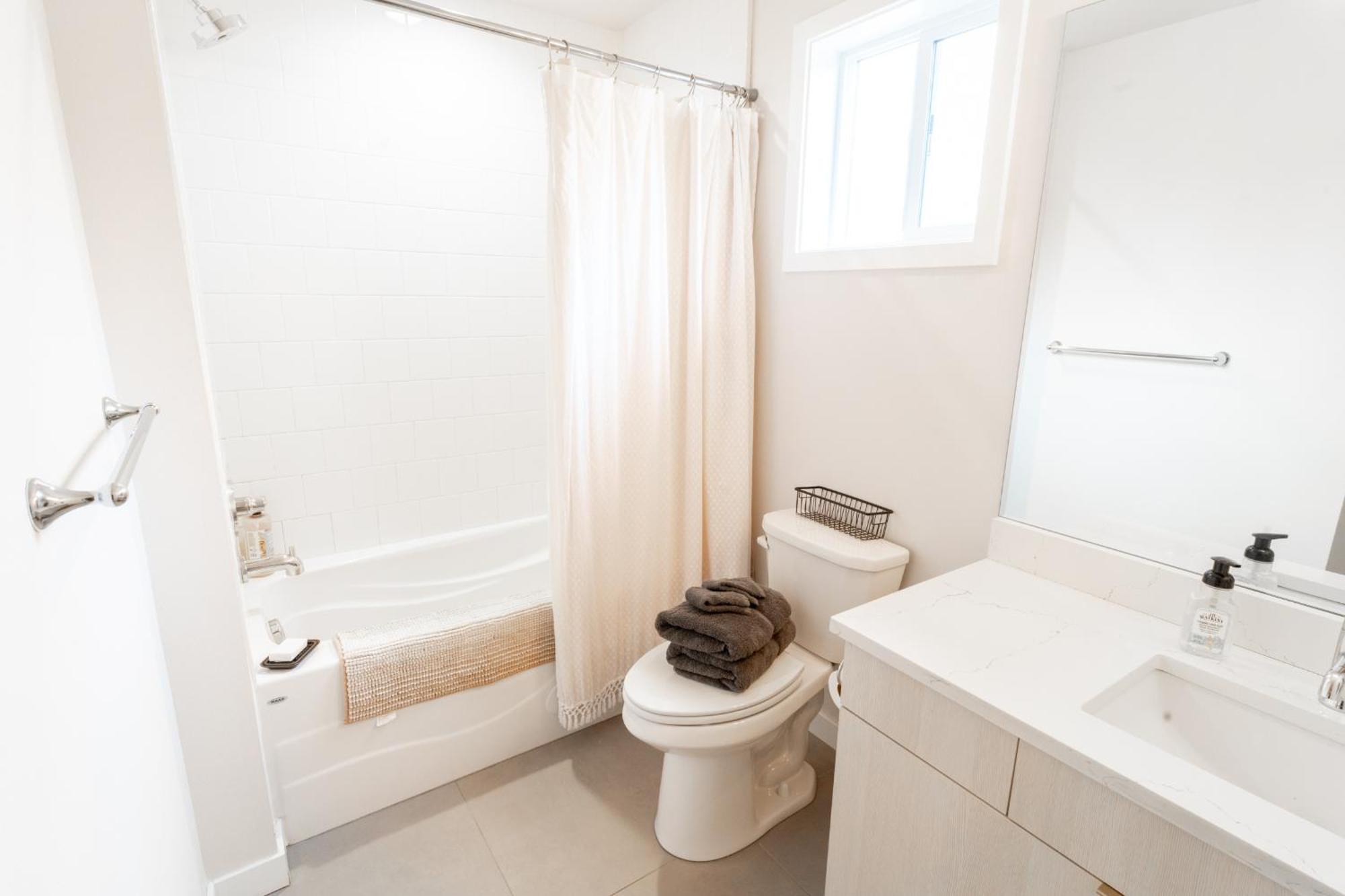 Comfy Family Home, Walkable Neighborhood + Patio! بورتلاند المظهر الخارجي الصورة